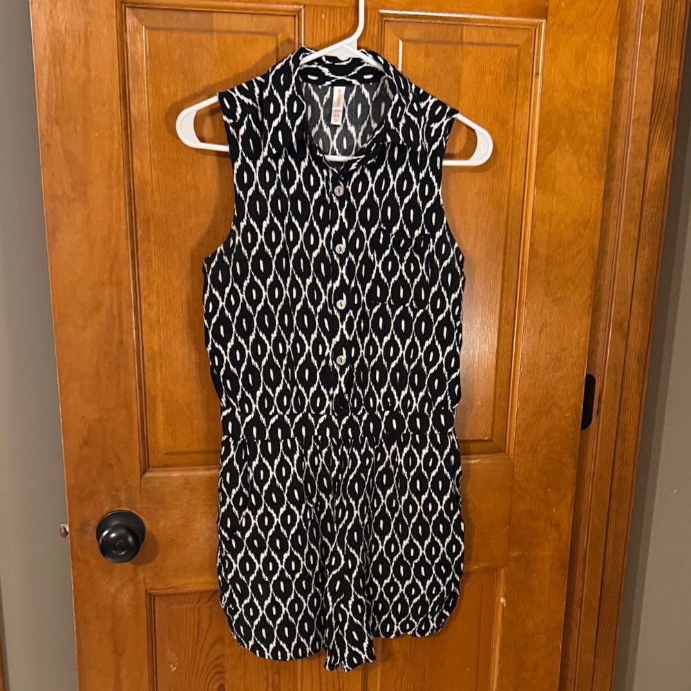 Mossimo Supply Co. Black and White Printed Sleeveless Button-Up Romper